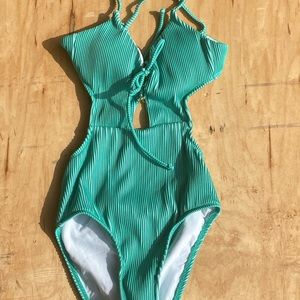 one piece swim wear